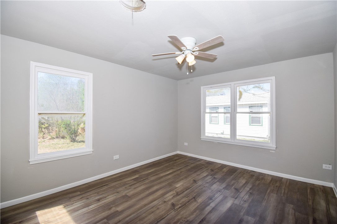 3605 Poplar St Property Photo 13
