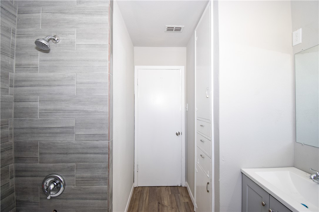 3605 Poplar St Property Photo 23