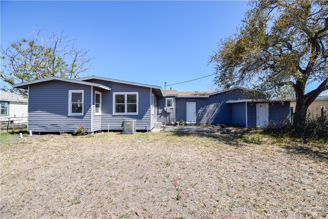 3605 Poplar St Property Photo 32