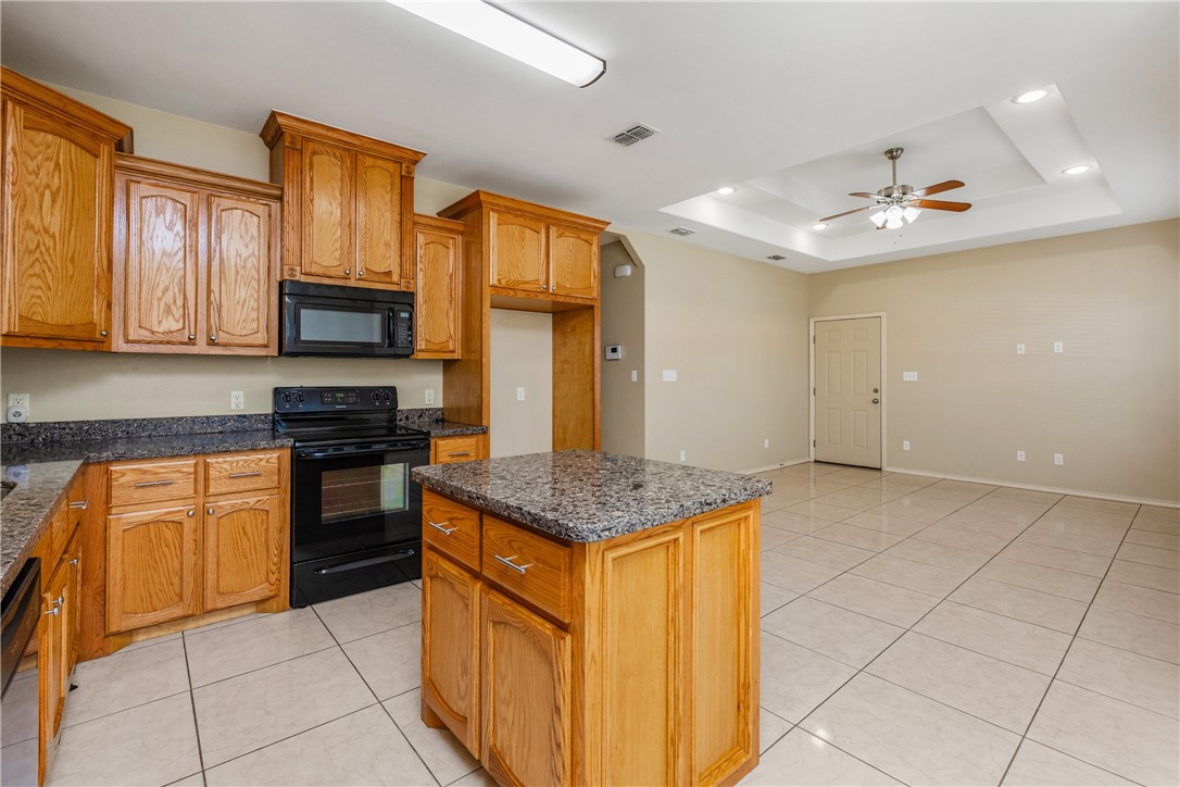 1119 E Henrietta Ave Property Photo 6