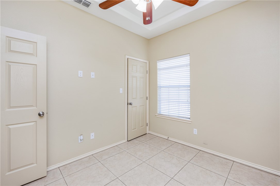 1119 E Henrietta Ave Property Photo 18