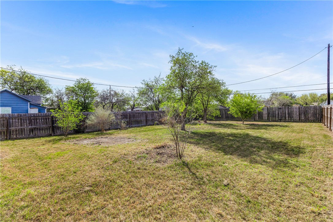 1119 E Henrietta Ave Property Photo 33