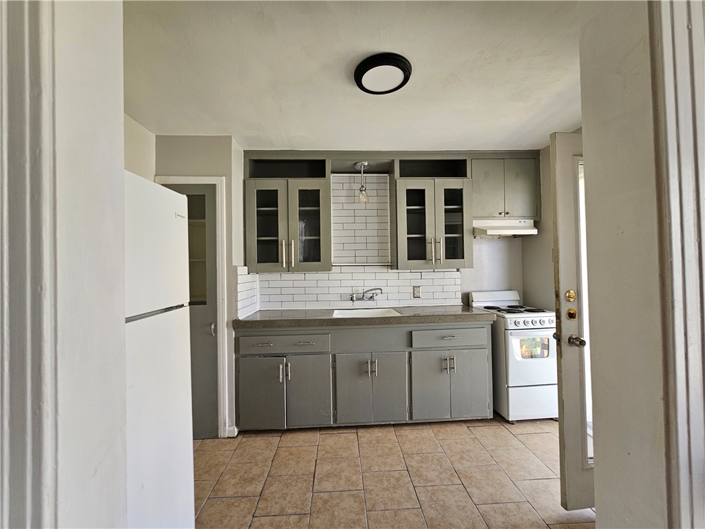 1517 Ocean Dr 3 Property Photo 2