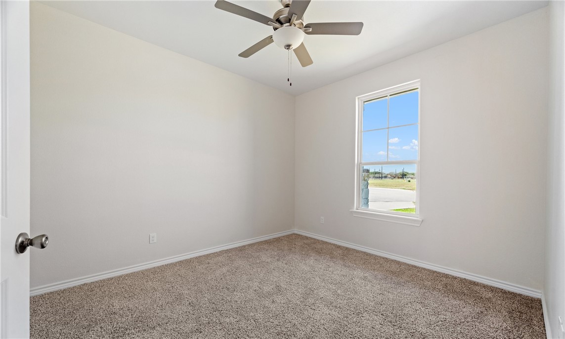 3518 Pineda St Property Photo 8