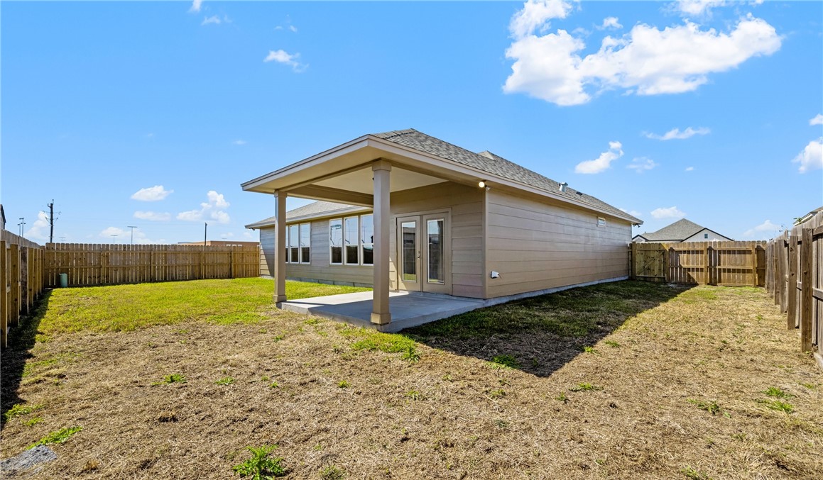 3518 Pineda St Property Photo 10