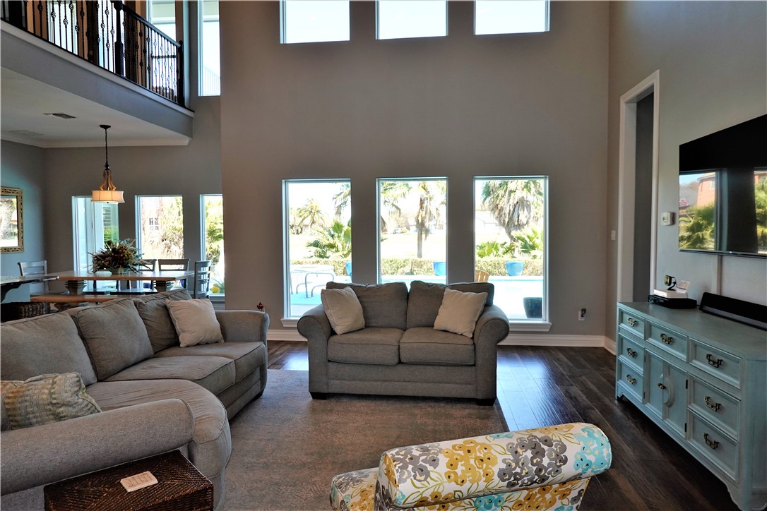 318 Pebble Beach Dr Property Photo 2