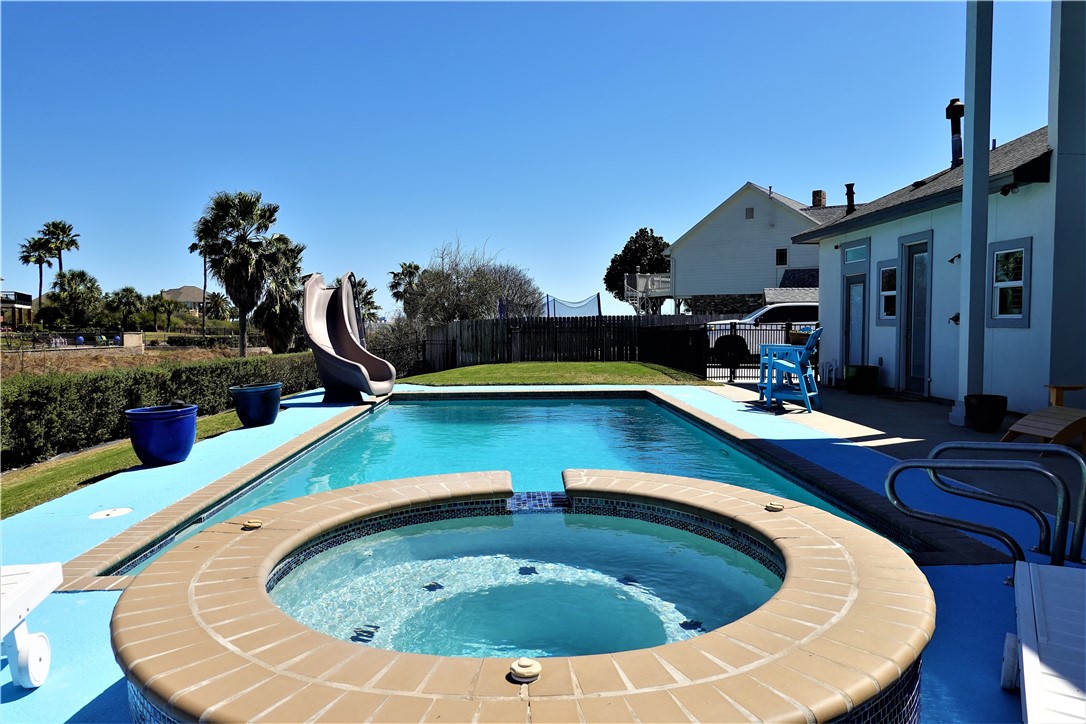 318 Pebble Beach Dr Property Photo 9