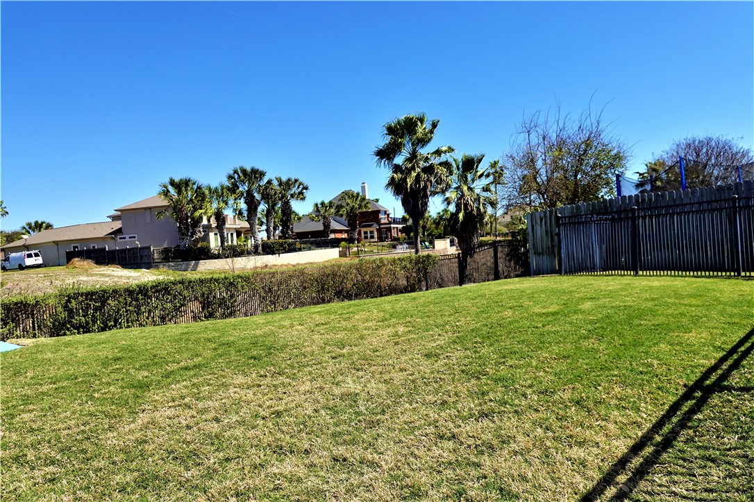 318 Pebble Beach Dr Property Photo 17