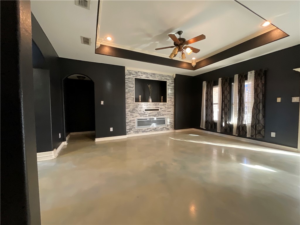 3909 Alta Vista Dr Property Photo 5
