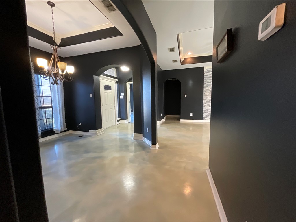 3909 Alta Vista Dr Property Photo 6
