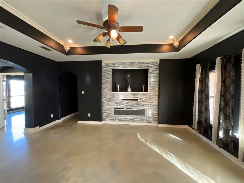 3909 Alta Vista Dr Property Photo 7