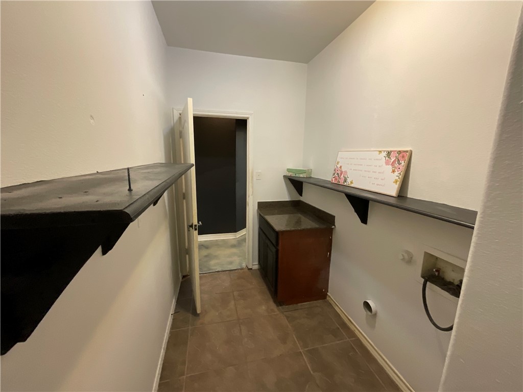 3909 Alta Vista Dr Property Photo 17