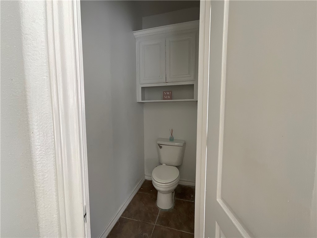 3909 Alta Vista Dr Property Photo 24