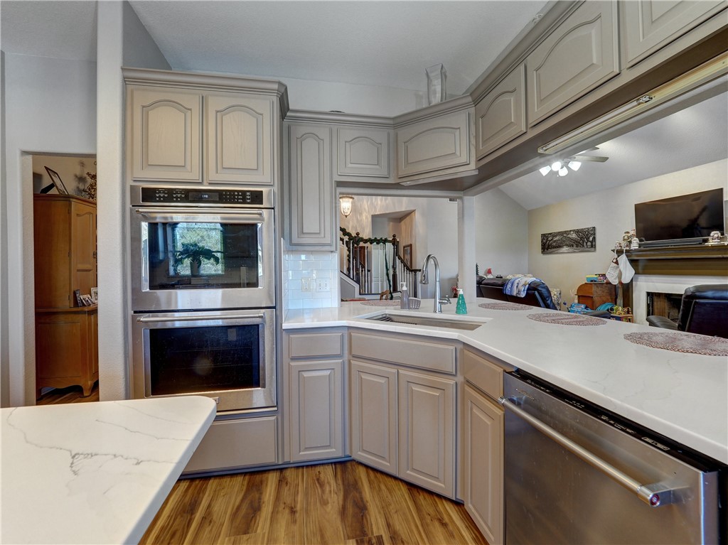 8221 Etienne Dr Property Photo 17
