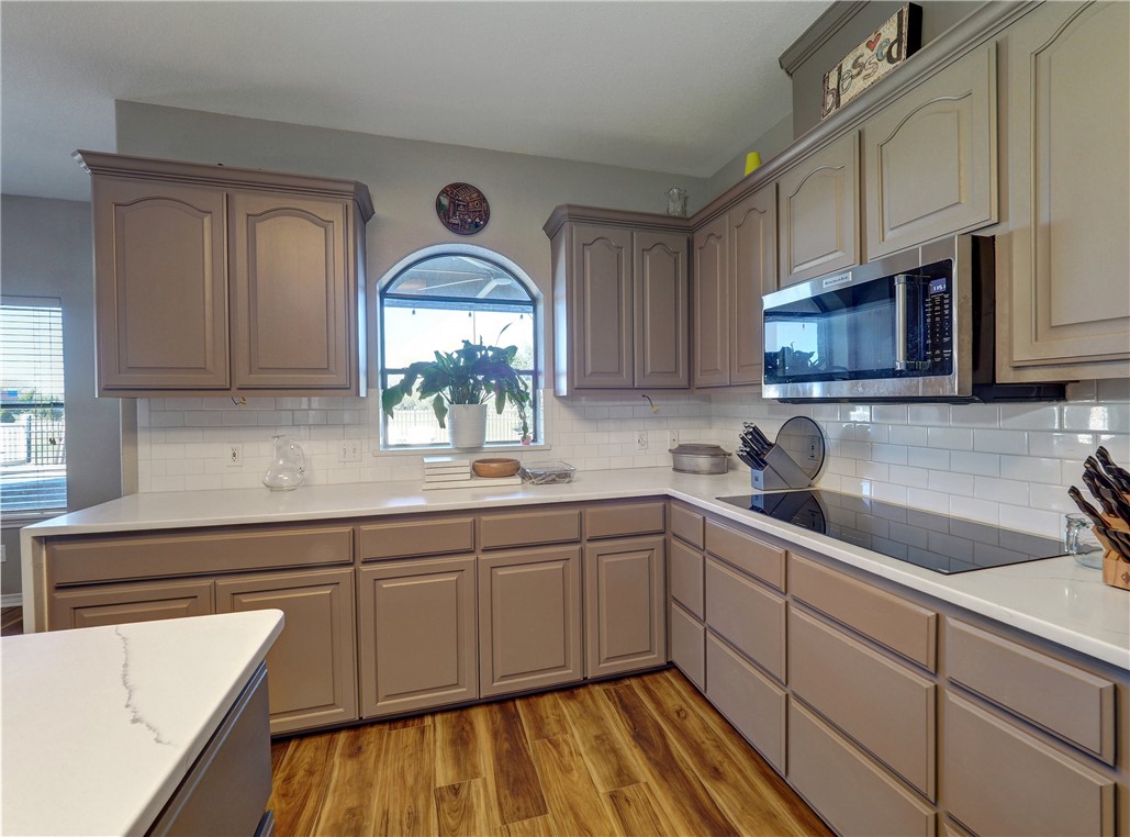 8221 Etienne Dr Property Photo 19