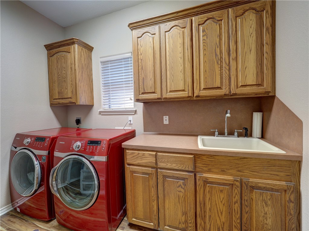 8221 Etienne Dr Property Photo 22