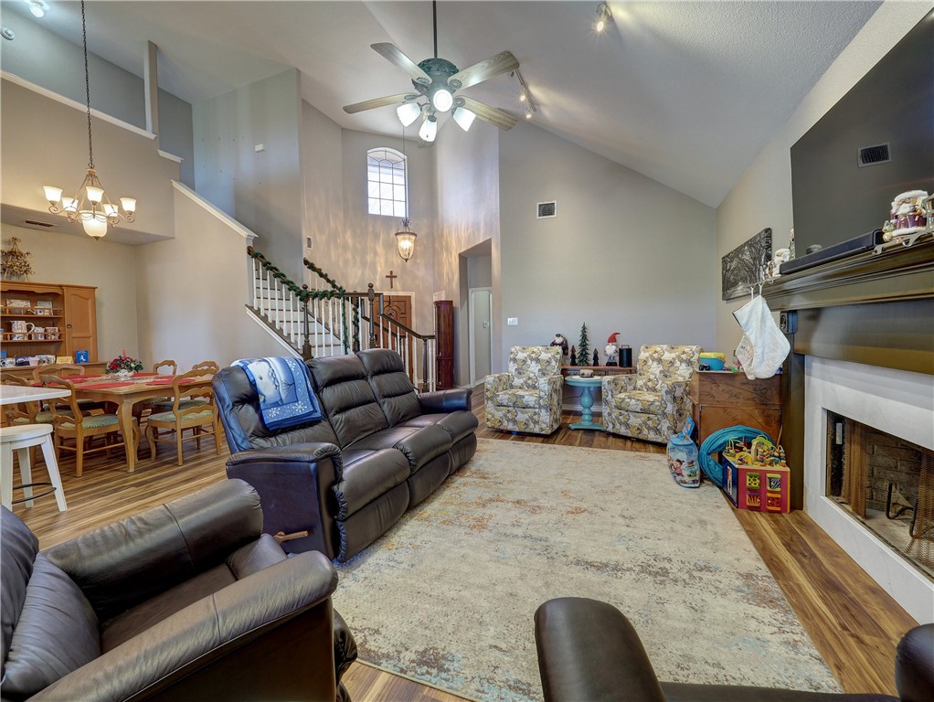 8221 Etienne Dr Property Photo 25