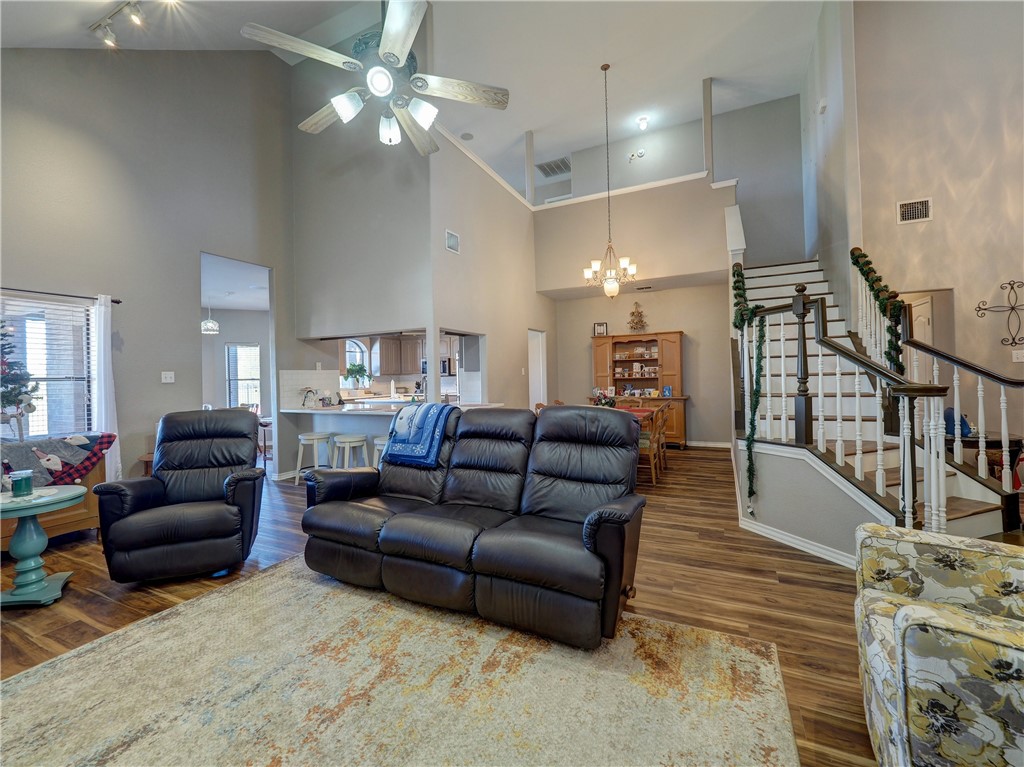 8221 Etienne Dr Property Photo 26