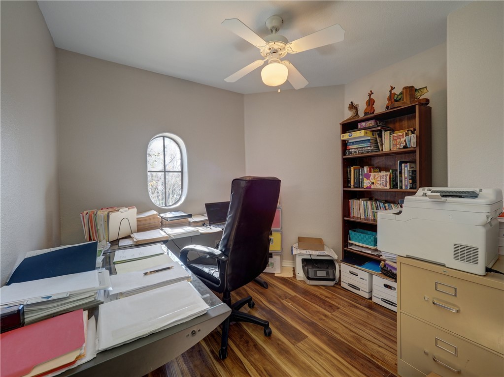 8221 Etienne Dr Property Photo 27