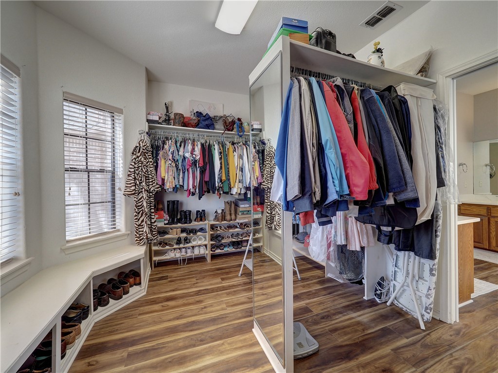 8221 Etienne Dr Property Photo 33