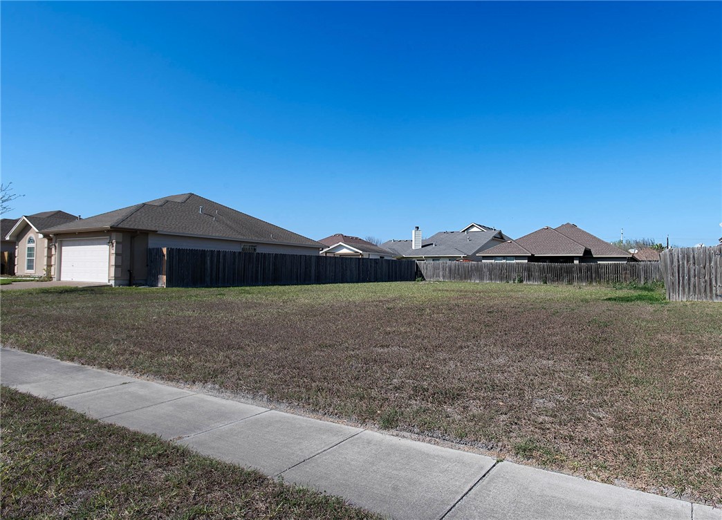 6226 Queen Bess Dr Property Photo