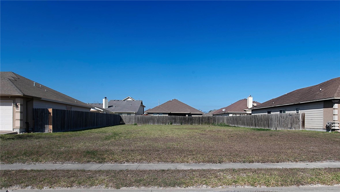 6226 Queen Bess Dr Property Photo 2