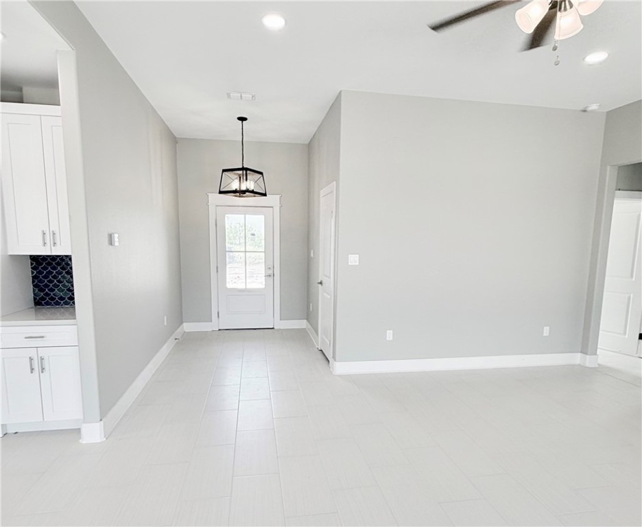 122 Mclead Property Photo 5