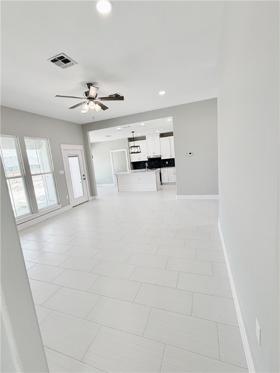122 Mclead Property Photo 6