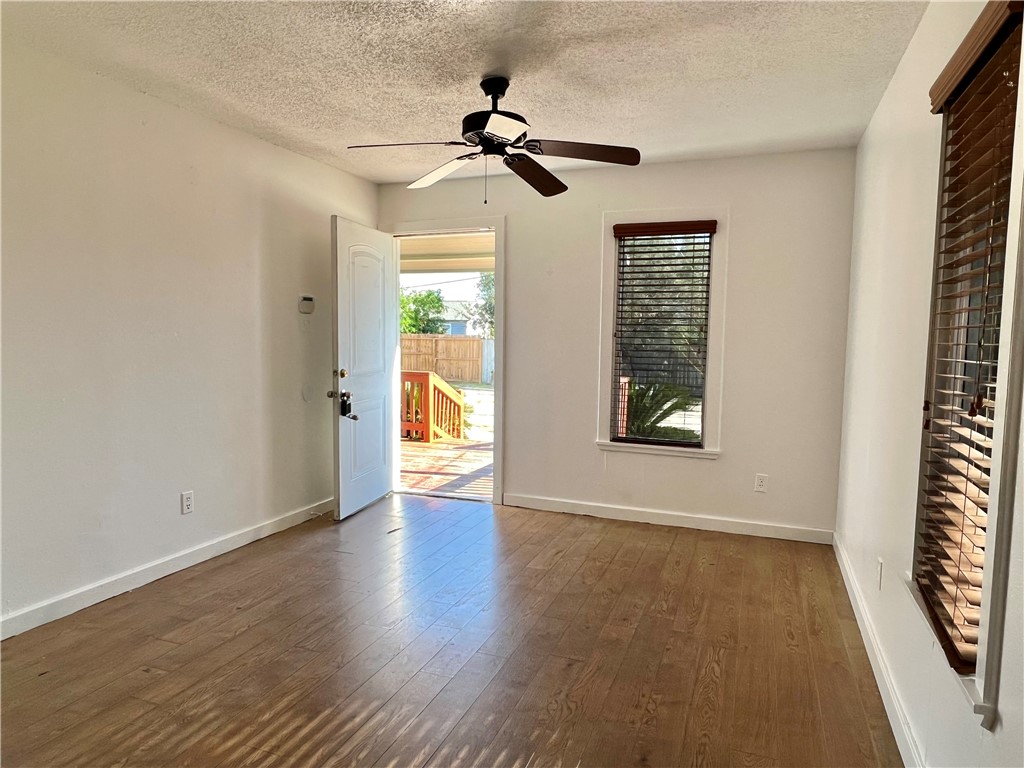 4942 Everhart Property Photo 9