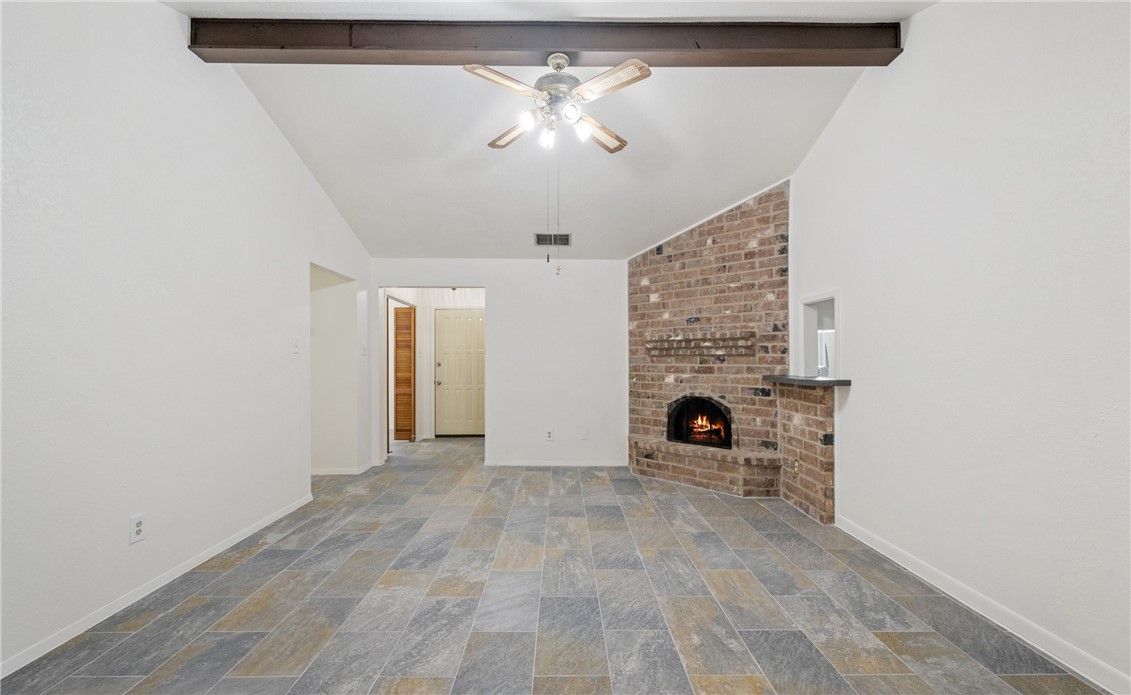 2742 Blue Grass Dr Property Photo 3