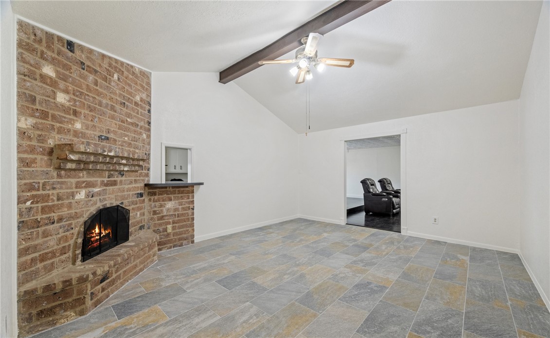 2742 Blue Grass Dr Property Photo 5