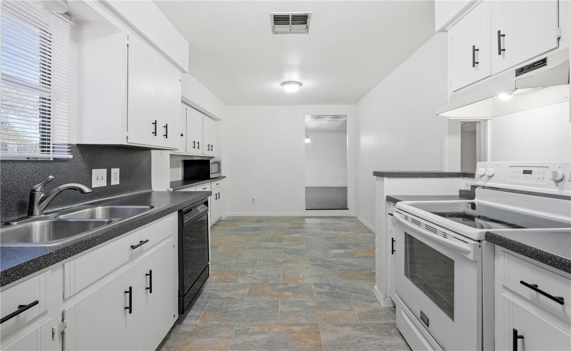 2742 Blue Grass Dr Property Photo 12