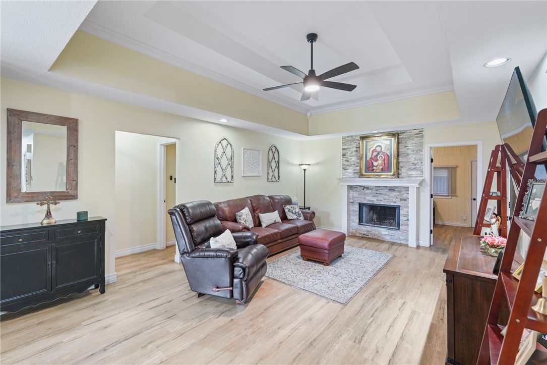 4334 Aspen Grove Dr Property Photo 7