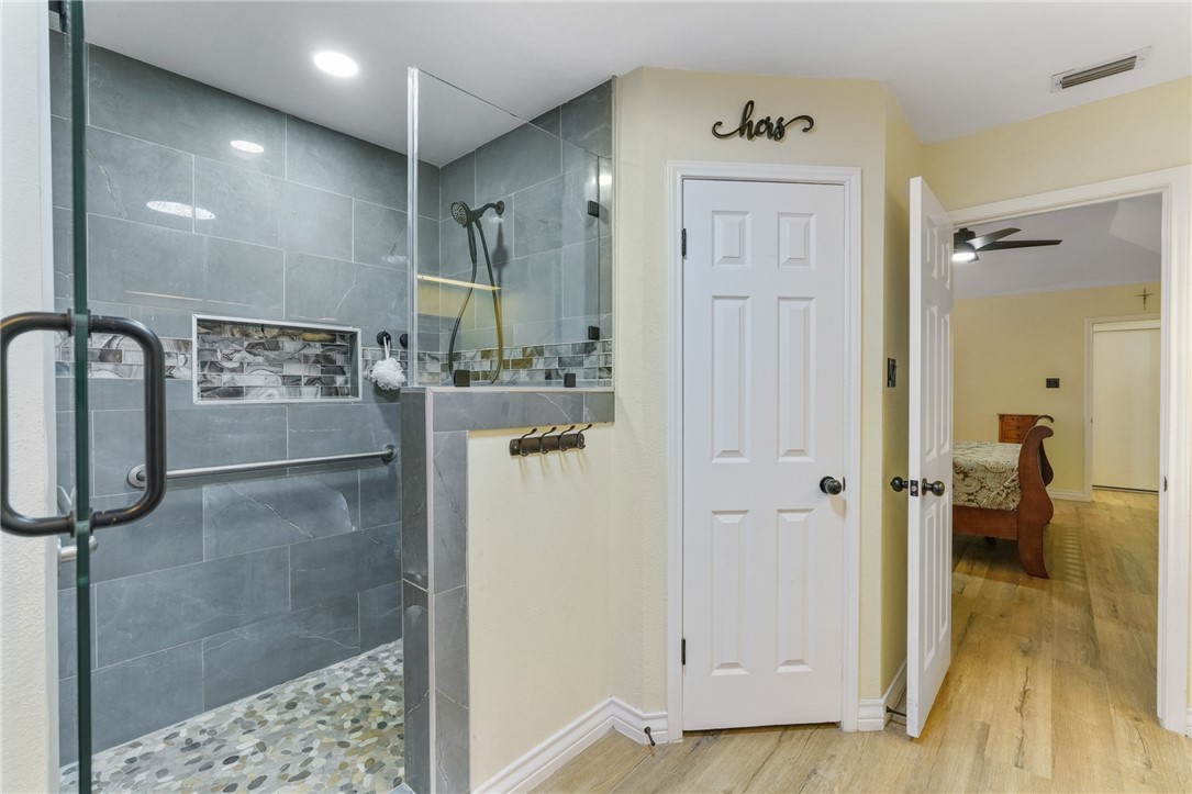 4334 Aspen Grove Dr Property Photo 15