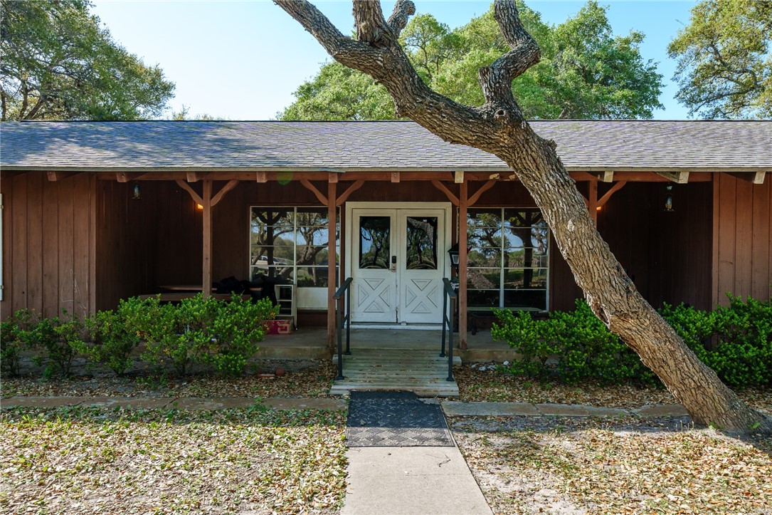 1801 Kenney Lane Property Photo 3