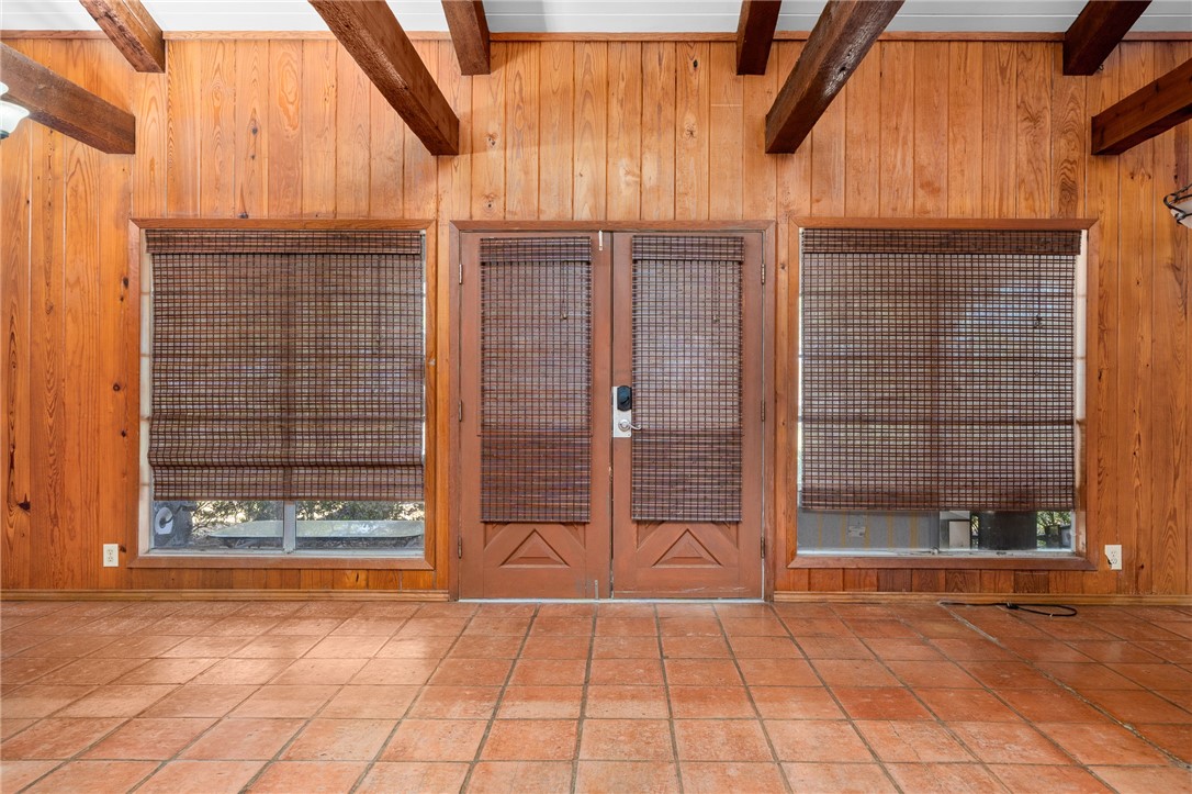 1801 Kenney Lane Property Photo 4