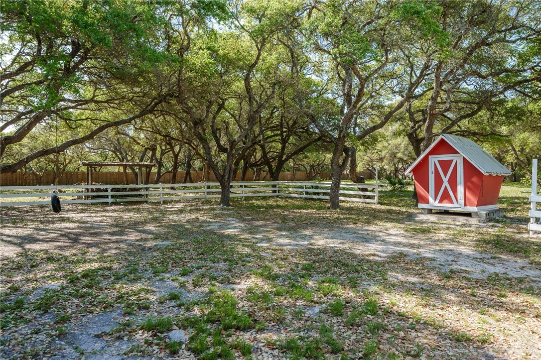 1801 Kenney Lane Property Photo 32