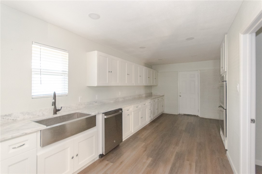 472 Coral Pl Property Photo 6