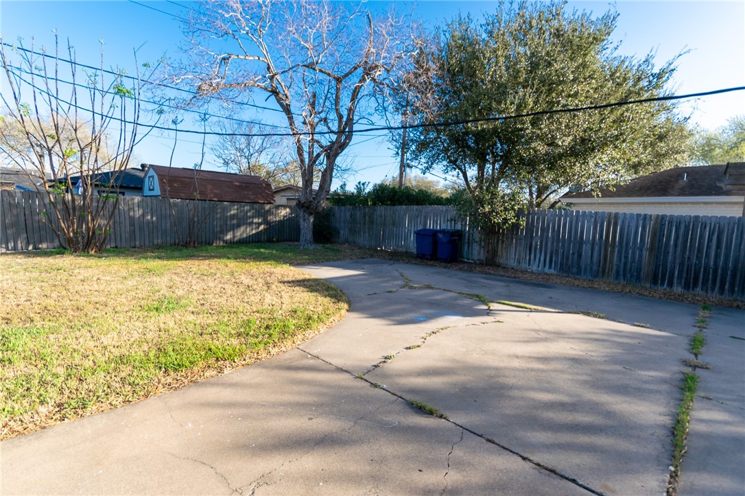 472 Coral Pl Property Photo 14