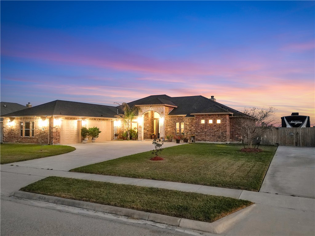 625 Hyacinth Dr Property Photo