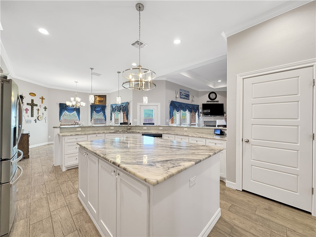 625 Hyacinth Dr Property Photo 11