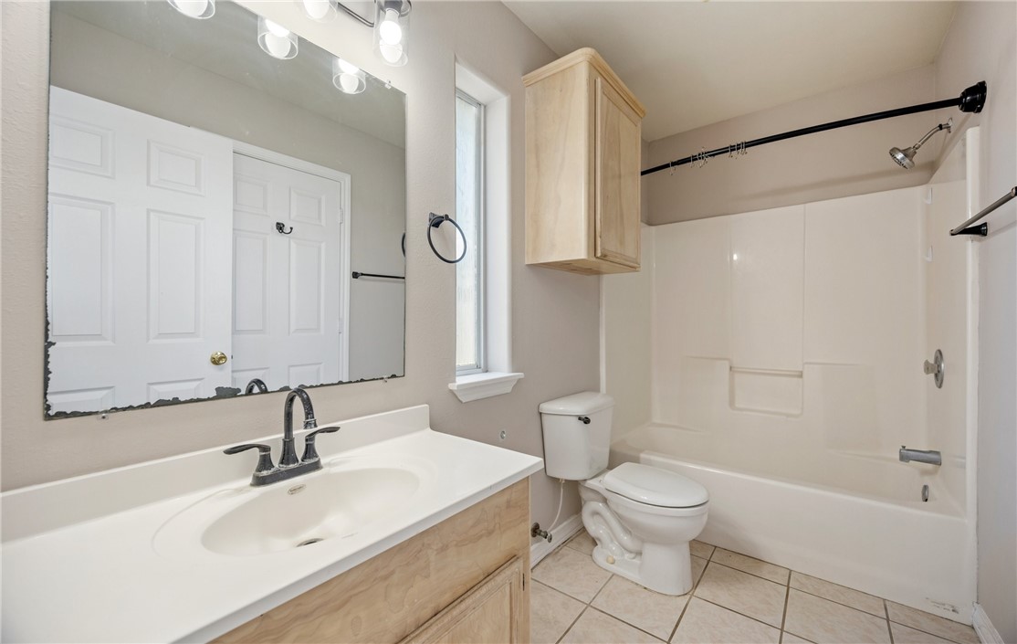 2021 Crestmont St Property Photo 6