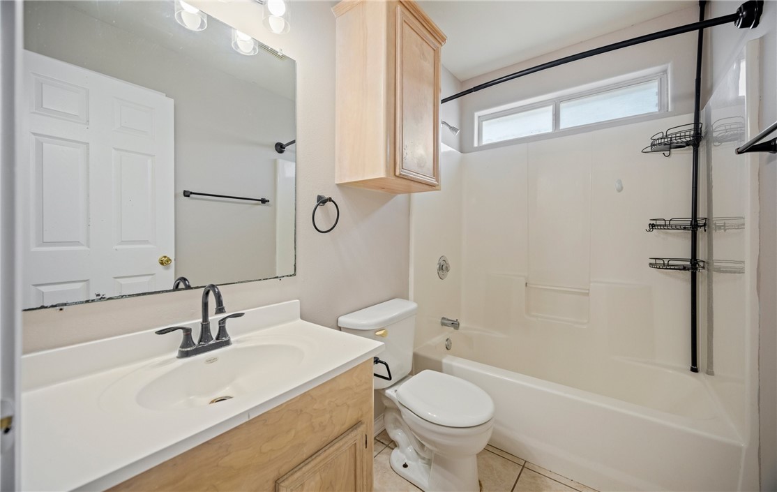 2021 Crestmont St Property Photo 8