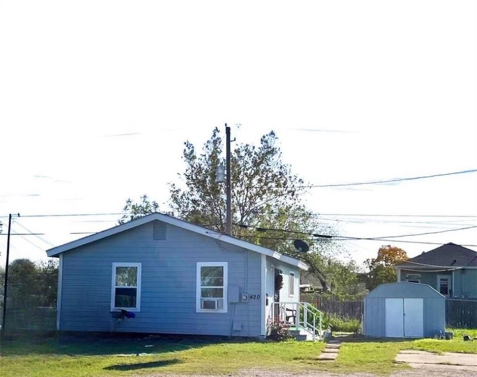 420 E Avenue F Property Photo