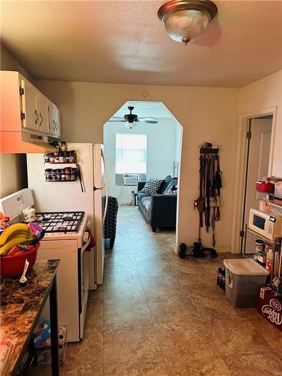 420 E Avenue F Property Photo 2