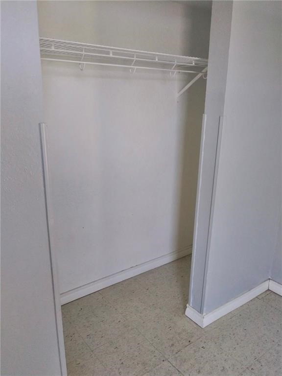 416 E Avenue F Property Photo 6