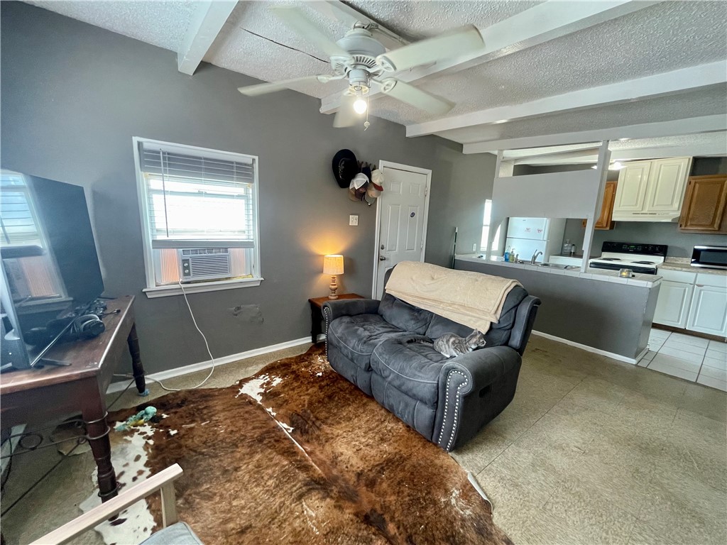 404 9th St Property Photo 8