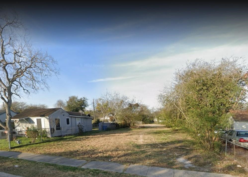 4613 Angela Dr Property Photo 3