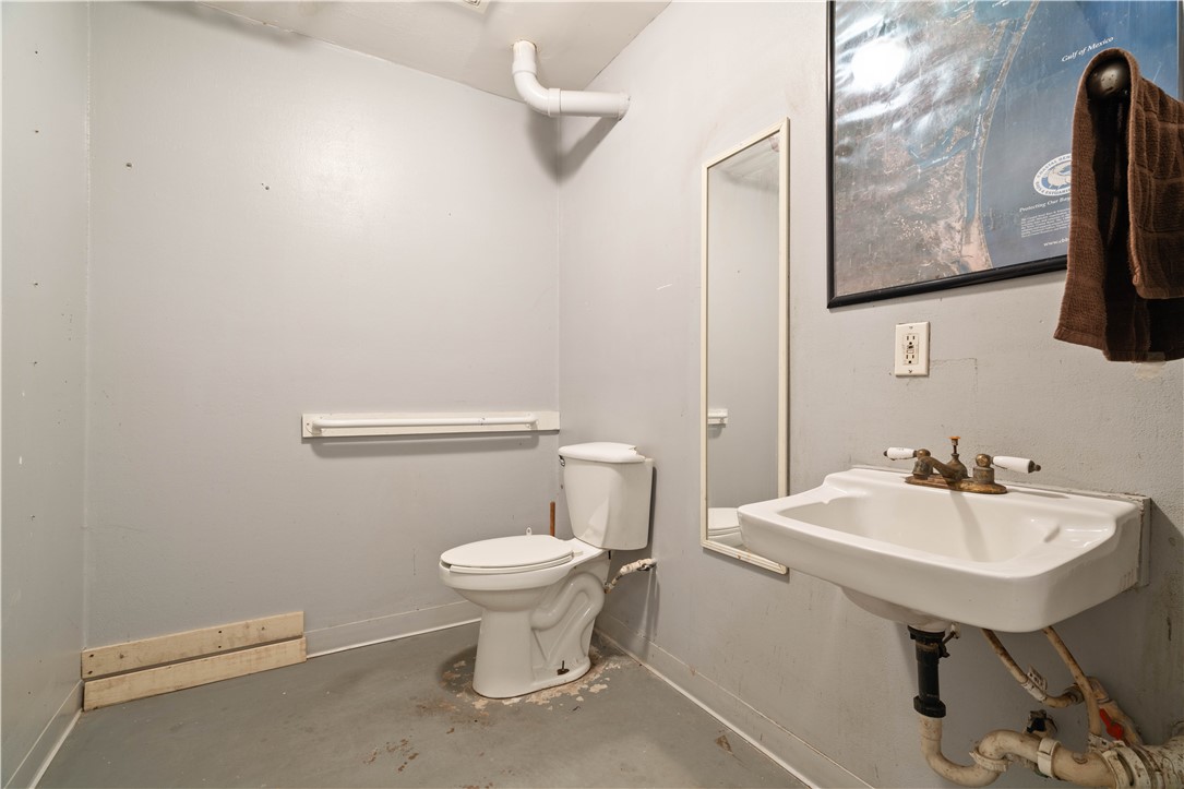 1545 S Commercial St Property Photo 15