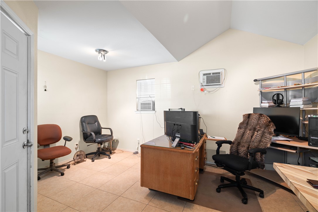 1545 S Commercial Property Photo 21